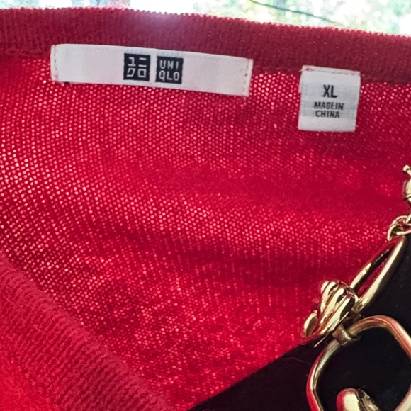 Uniqlo Red Women's Cashmere Sweater - Picture 2 of 3